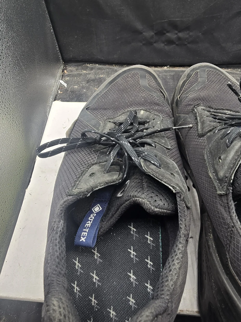 Ecco Men's‎ Black Low-Profile Lace-Up Sneakers